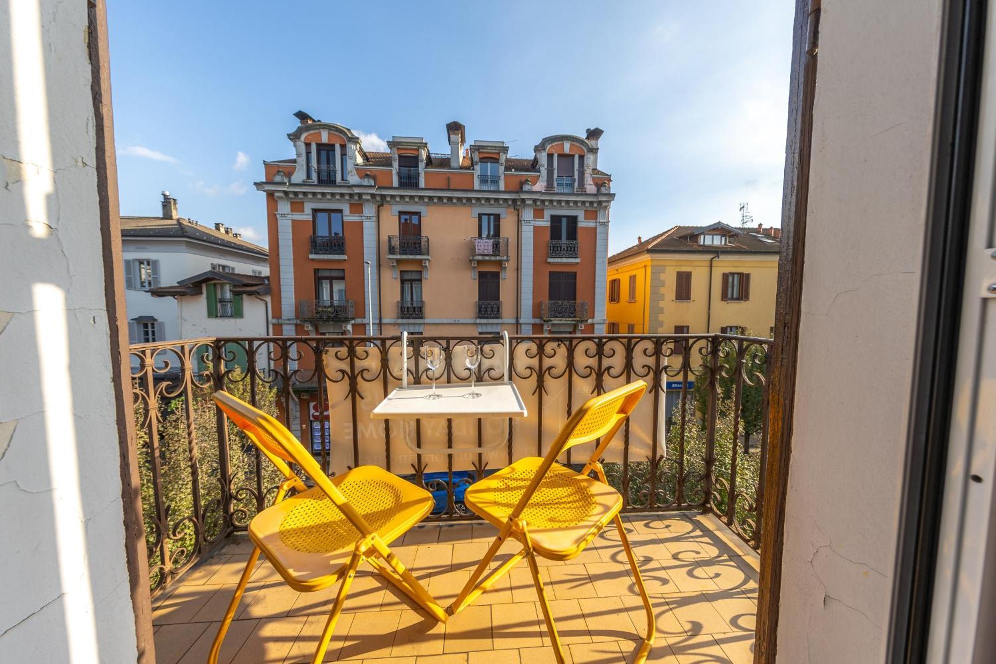 Casa Vacanza Dimora Vincenza Luino Extérieur photo